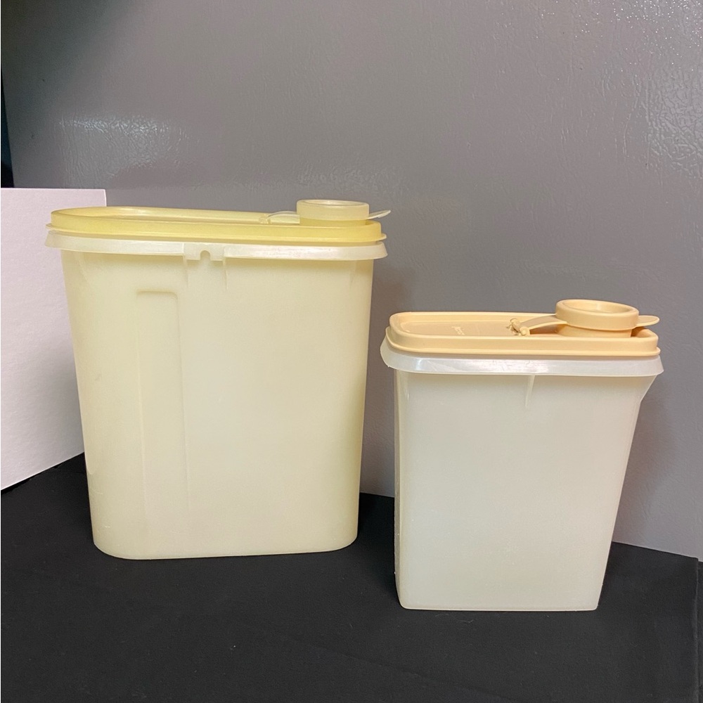 1970’s Vintage Tupperware Modular Mates. Great vintage condition.